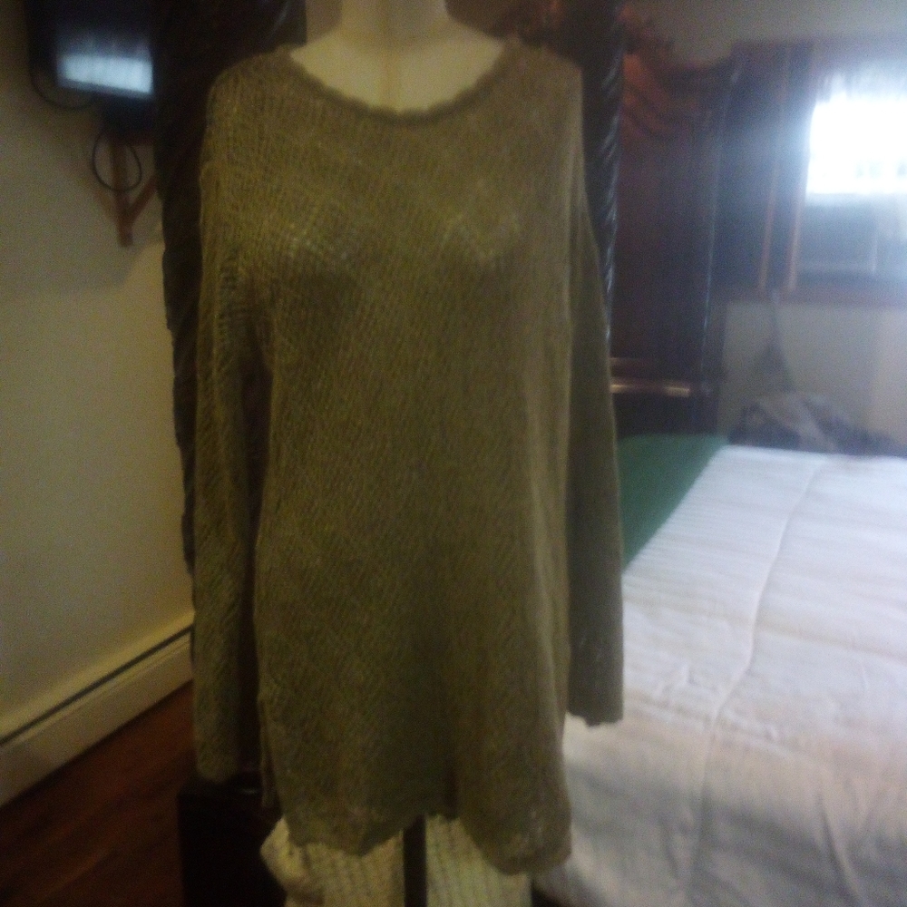 LIZSPORT OLIVE GREEN CROCHET SWEATER SIZE S